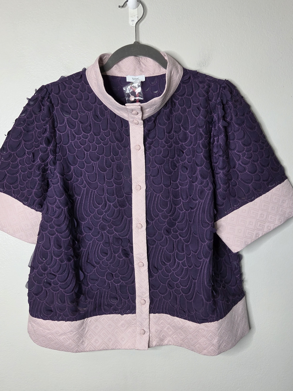 Voy Purple & Light Pink Textured Short-Sleeve Scalloped Top
